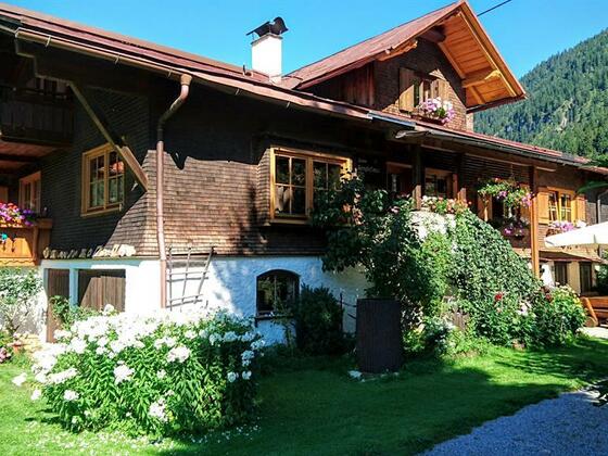 Haus Bergheimat im Sommer