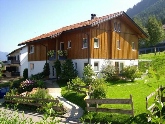 Haus im Sommer