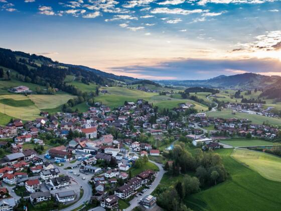 Blick über Rettenberg im Allgäu