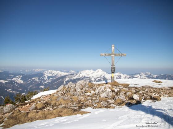 Gipfelkreuz Großer Weitschartenkopf mit Chiemgauer Alpen