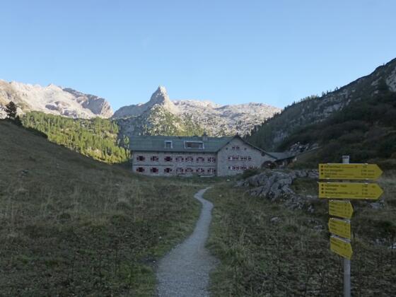 Schottmalhorn, davor das Kärlinger Haus
