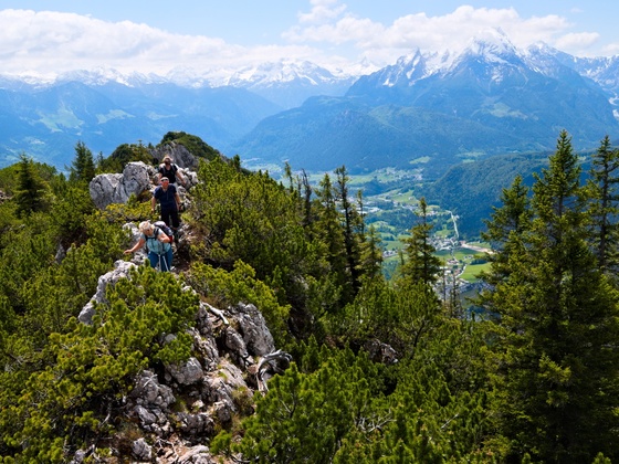 Auf dem felsigen Grat