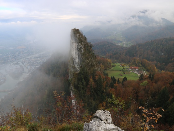 der kleine Barmstein mit seiner senkrechten Nordostwand (Blick vom großen Barmstein)