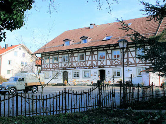 02-17GoldenesKreuz