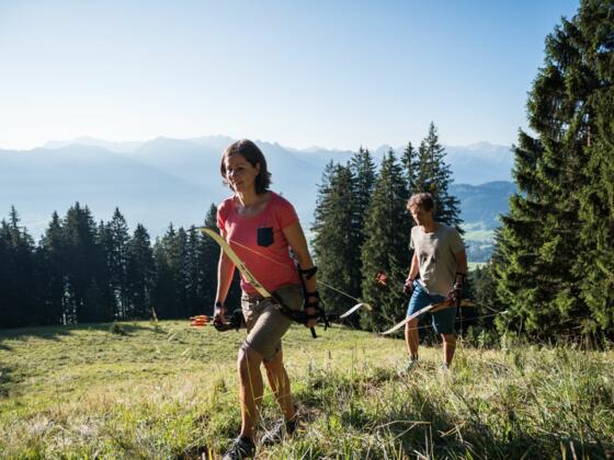 Bogenschützen am Bergparcours