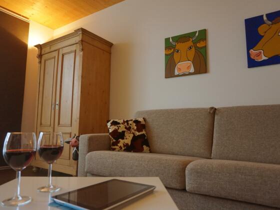 Gemutlich auf dem Sofa