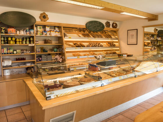 Großes und vielseitiges Sortiment an Backwaren in der Dorfbäckerei in Obermaiselstein