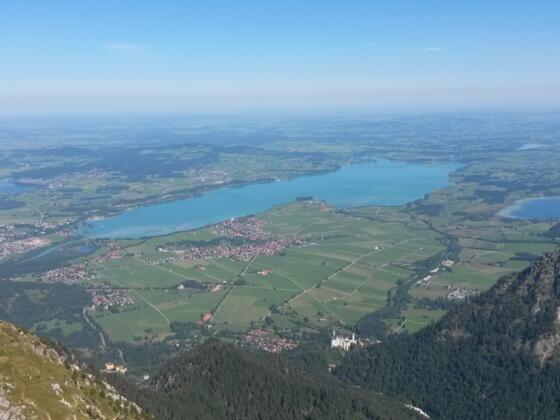 Grandioser Blick vom Säuling auf die Königsschlösser und Umgebung