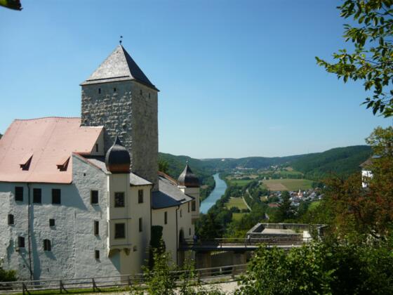 Burg Prunn mit Blick ins Altmühltal