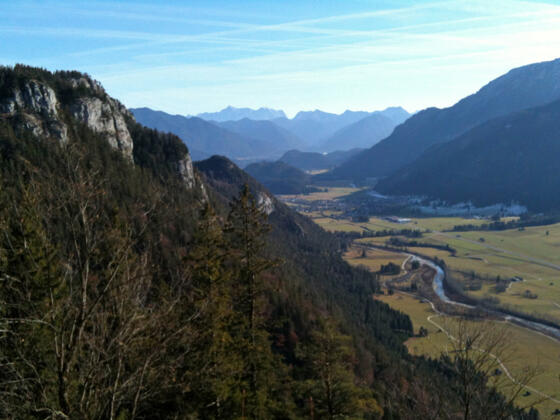 Panoramablilck vom Maximiliansweg ins Pfrontener Tal