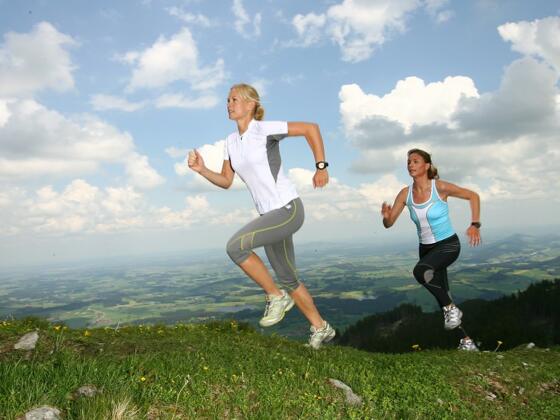 Läuferinnen an der Alpspitze in Nesselwang im Allgäu