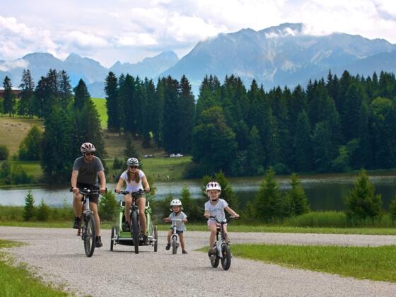 Familie am Kögelweiher