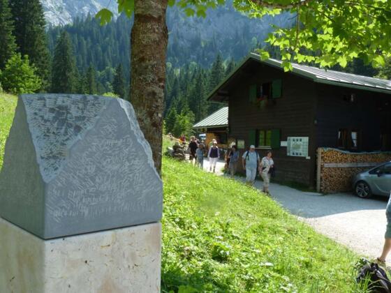 Eingangsstele Halblech