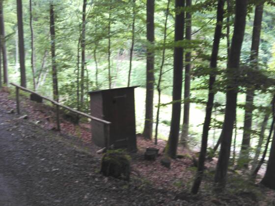 Klohäuschen kurz vor Bomigsee