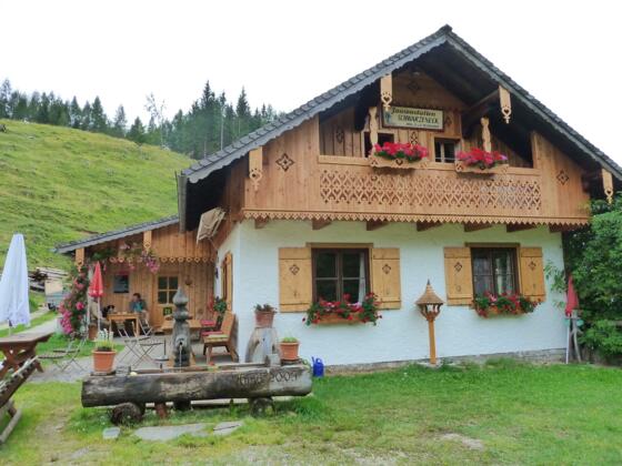 Schwarzeneckhütte