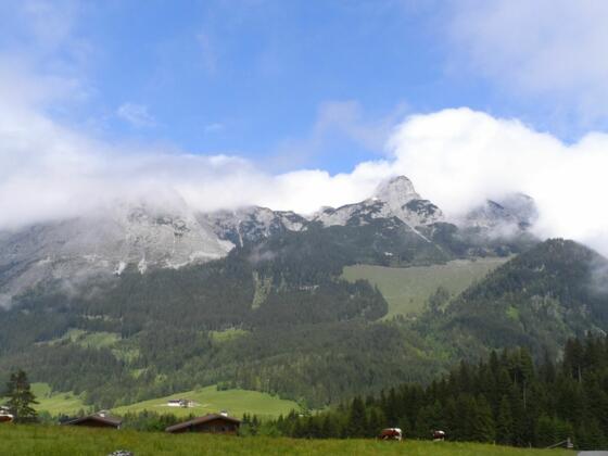 Erste Ausblicke auf den Gosaukamm