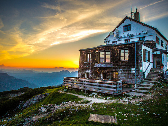 Das Stöhrhaus thront auf einem Absatz unterhalb des Berchtesgadener Hochthrons