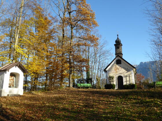 Kreuzwegkapellchen mit Florianibergkapelle