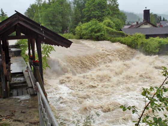 Ein Wildbach - mal gezähmt, mal reißend