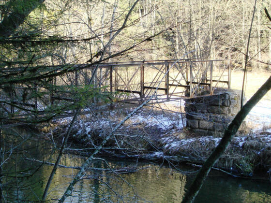 Überreste der einst mächtigen Soleleitung zwischen Berchtesgaden und Rosenheim.