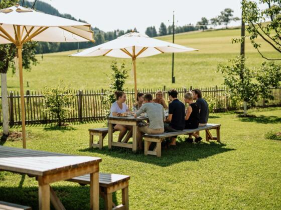 GRÜNE ERDE-WELT Bio - Bistro im Gastgarten