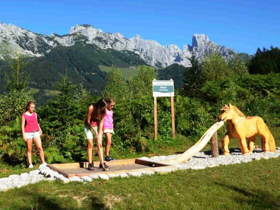 GaudiGolf Station Pferd