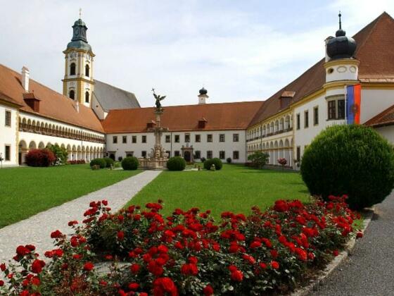 Augustiner-Chorherrenstift Reichersberg