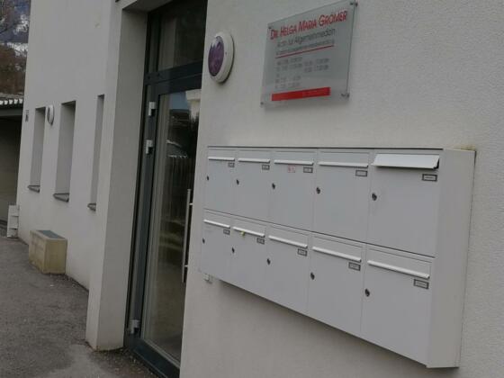 Eingang Dr. Grömer