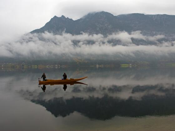 Fischen auf Zille im Nebel