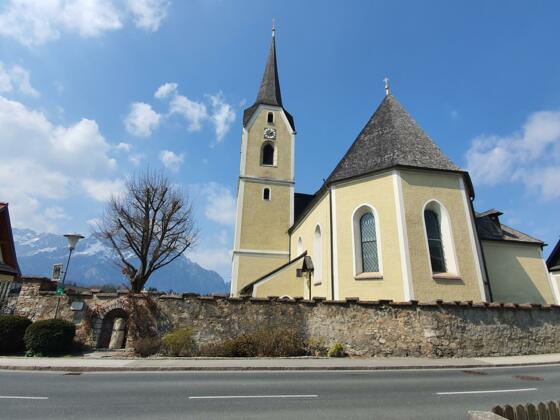 Pfarrkirche Puch Maria Geburt