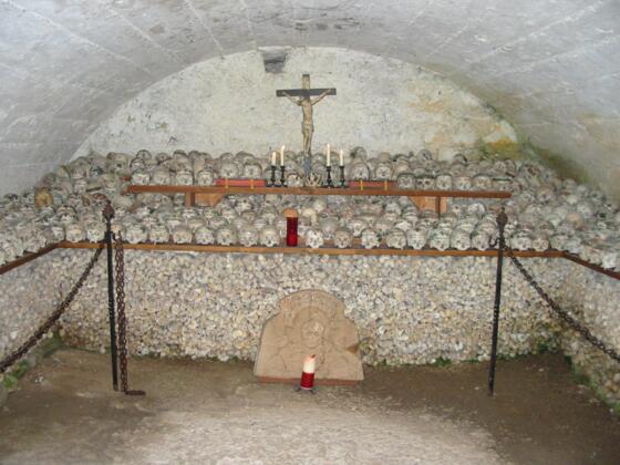 Beinhaus in der Michaelskapelle