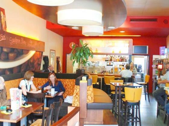 Cup &amp; Cino Radfeld