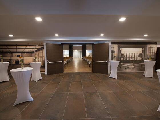 1488290588_dsc_0734_saalblick_von_foyer_web