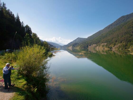 Stausee_mit_Fischer