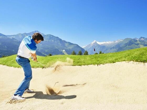 Abschlag im Golfclub