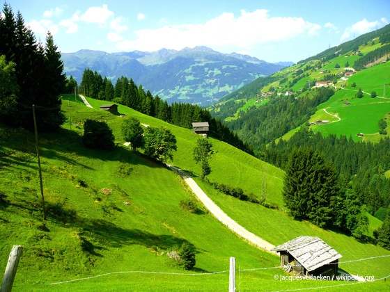 Blick auf das Zillertal bei Annäherung an den Gerlospass von Tirol aus.