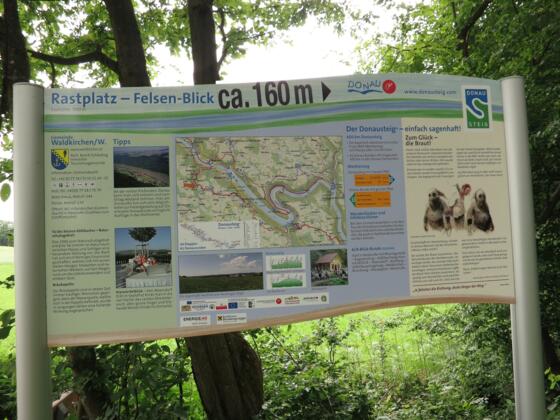 Rastplatz Felsen-Blick