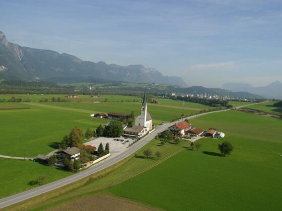 Kirche St. Leonhard Vogelperspektive