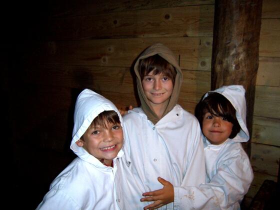 Kinder im Salzbergwerk 