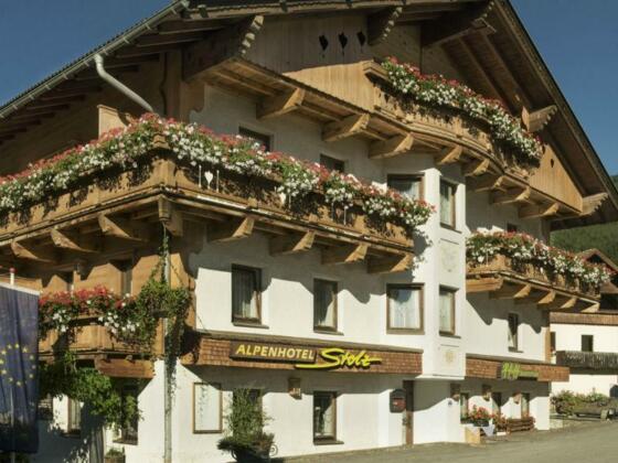 Alpenhotel Stolz Hausansicht