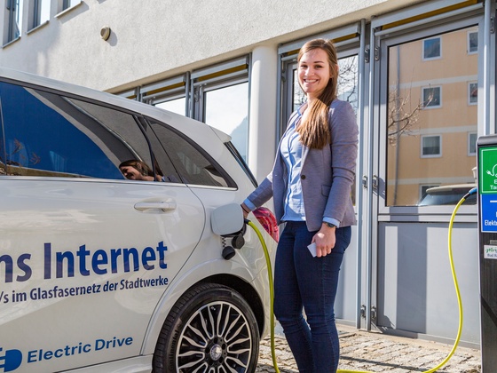 Elektro-Tankstelle auf dem Parkplatz der Stadtwerke Bad Reichenhall