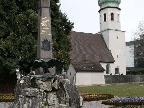 Sankt Peterskirche und Friedhof