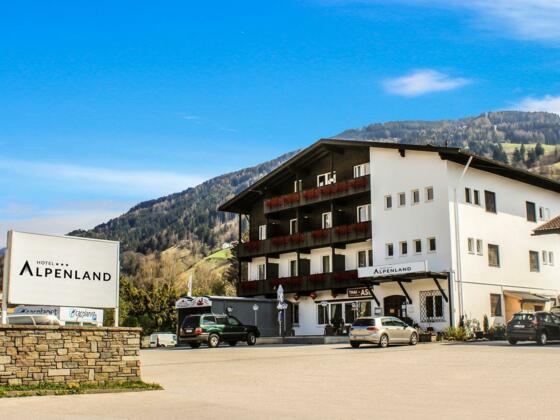 Hotel Alpenland in Wattens