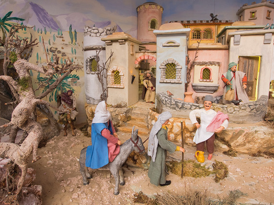 Szene der Herbergssuche in der Gazjahreskrippe Piding