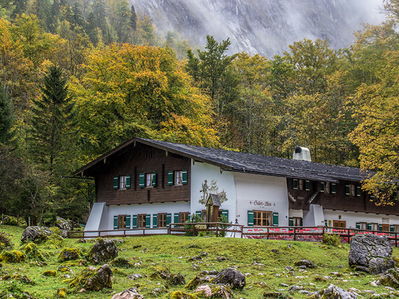 Berggaststätte Saletalm im Herbst