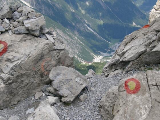 Vordere (westliche) Dremelscharte mit Blick zur Hanauer Hütte