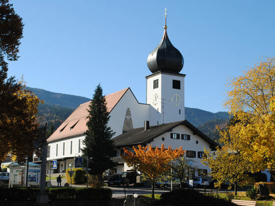 Pfarrkirche Herz-Jesu im Ortskern