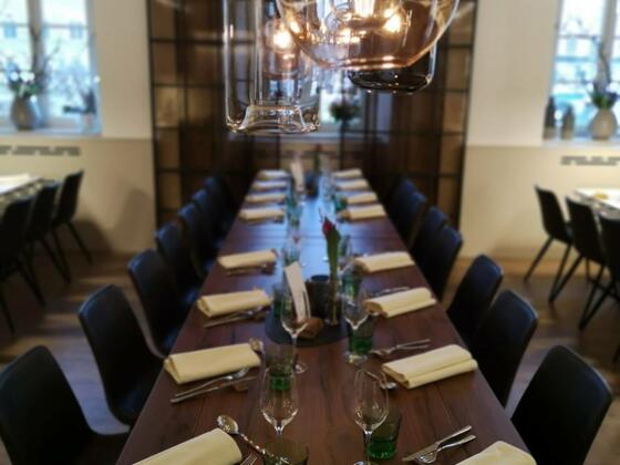 lachinger-s-kitchen-an-wine