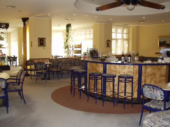 Caf\u00e9 im Kurhaus