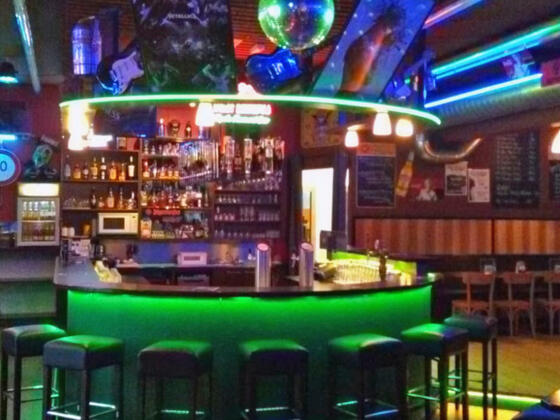 76er-FINEST ROCK BAR